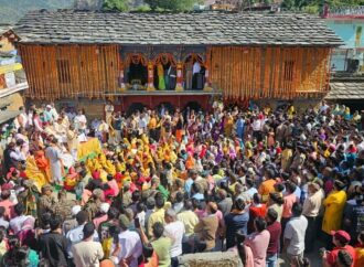 हर-हर महादेव के जयघोष से गूंजा गोपेश्वर: रुद्रनाथ की डोली रवाना, आज सोमवार 18 मई को खुलेंगे कपाट