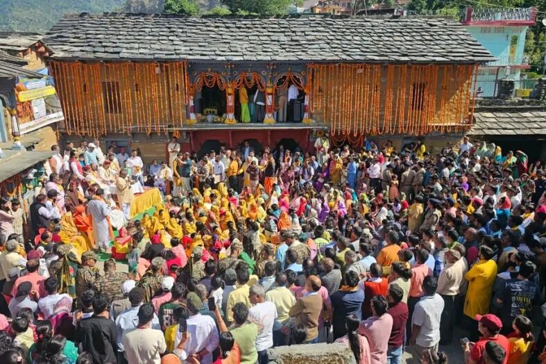 हर-हर महादेव के जयघोष से गूंजा गोपेश्वर: रुद्रनाथ की डोली रवाना, आज सोमवार 18 मई को खुलेंगे कपाट