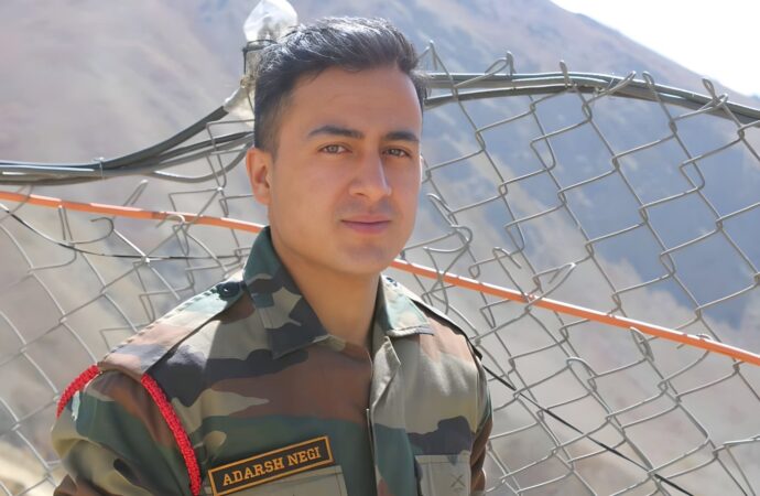 गढ़वाल राइफल्स के वीर सपूत आदर्श नेगी: युवाओं के लिए साहस और देशभक्ति की मिसाल
