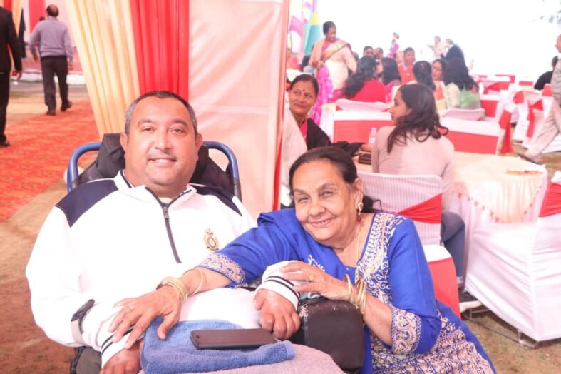 31 वर्षों से बेटे के दर्द की साथी बनी मां, आंदोलन की एक घटना ने बदल दी जिंदगी