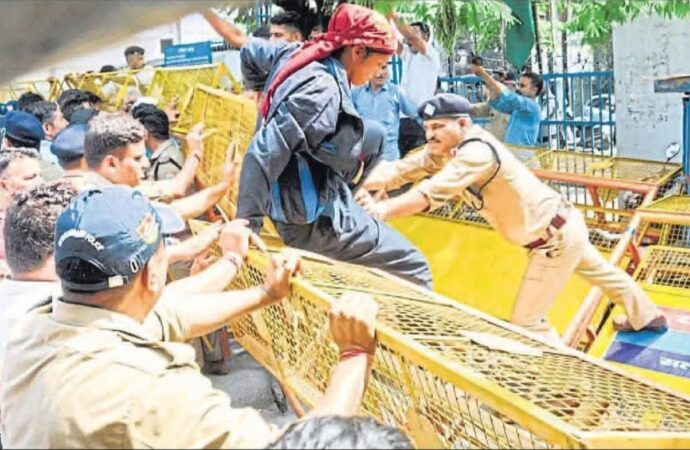 सालभर रोजगार और डीए की मांग को लेकर उग्र हुए पीआरडी जवान, मंत्री आवास कूच के दौरान हंगामा