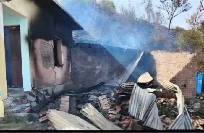 उत्तराखंड में वनाग्नि का कहर, स्कूल से लेकर मधुमक्खी प्लांट तक राख