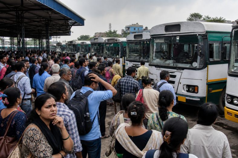 बसें खड़ी, यात्री परेशान: ड्राइवरों की कमी से दून में रोडवेज सेवाएं चरमराईं