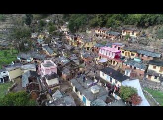 मोबाइल की घंटियों में बसती हैं गौना गांव की माताओं की उम्मीदें