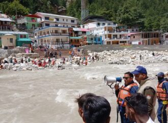 भागीरथी का रौद्र रूप: गंगोत्री में बढ़ा जलस्तर, प्रशासन ने जारी किया हाई अलर्ट