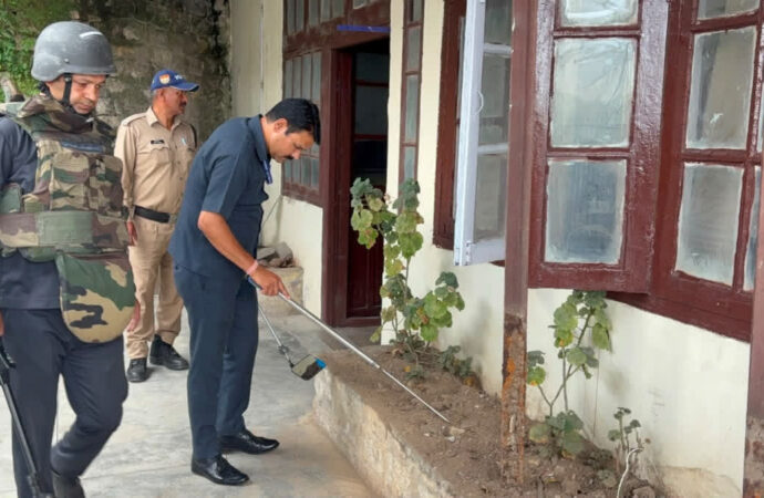 उत्तराखंड में बम धमाकों की धमकी से हड़कंप, पुलिस और प्रशासन हाई अलर्ट पर