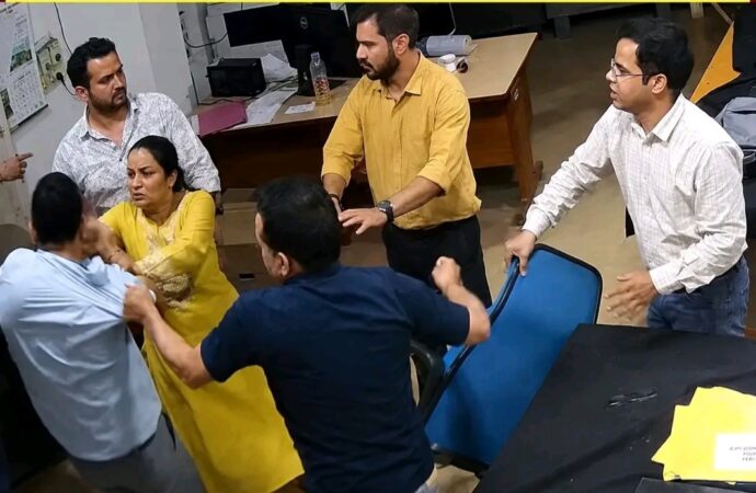 पित्थूवाला पॉलीटेक्निक नकल विवाद में बड़ा एक्शन, दरोगा निलंबित; जांच के घेरे में पूरी घटना