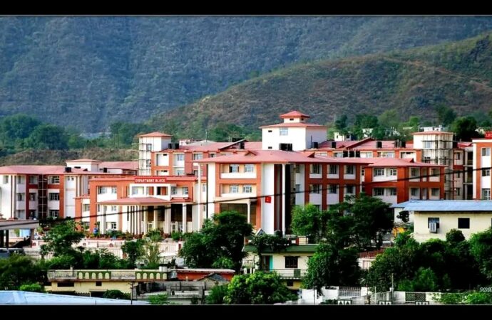 राजकीय मेडिकल कॉलेज श्रीनगर: पीजी सीटें बढ़कर 64, अब 100 विशेषज्ञ डॉक्टर तैयार करने की दिशा में बड़ा कदम