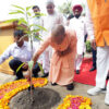 54वें जन्मदिन पर मुख्यमंत्री योगी का हरित संकल्प, ‘एक पेड़ मां के नाम’ अभियान का शुभारंभ
