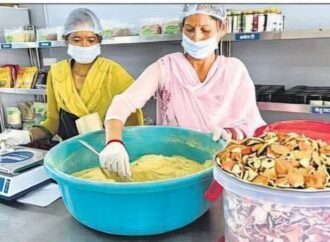 माल्टा के छिलकों से संवर रहा महिलाओं का भविष्य, पौड़ी में ‘वेस्ट टू वेल्थ’ की अनूठी मिसाल