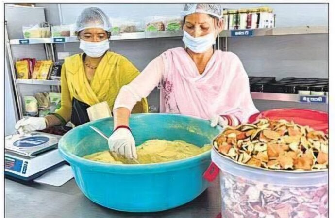 माल्टा के छिलकों से संवर रहा महिलाओं का भविष्य, पौड़ी में ‘वेस्ट टू वेल्थ’ की अनूठी मिसाल