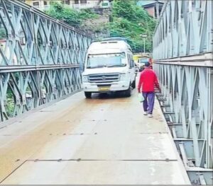 चारधाम यात्रा के बीच गंगोरी बैली ब्रिज बना चिंता का कारण, ढीले बोल्टों से कांप रहा पुल; हजारों यात्रियों की सुरक्षा पर सवाल