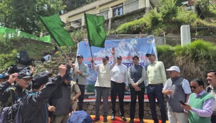 नंदा देवी विश्व धरोहर क्षेत्र के अध्ययन में जुटे गढ़वाल विश्वविद्यालय के शोधकर्ता, शुरू हुआ जैव विविधता आकलन अभियान