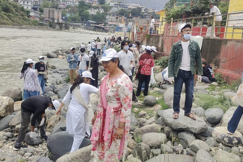 विश्व पर्यावरण दिवस पर उत्तरकाशी में चला वृहद गंगा स्वच्छता अभियान, 200 से अधिक स्वयंसेवियों ने लिया हिस्सा