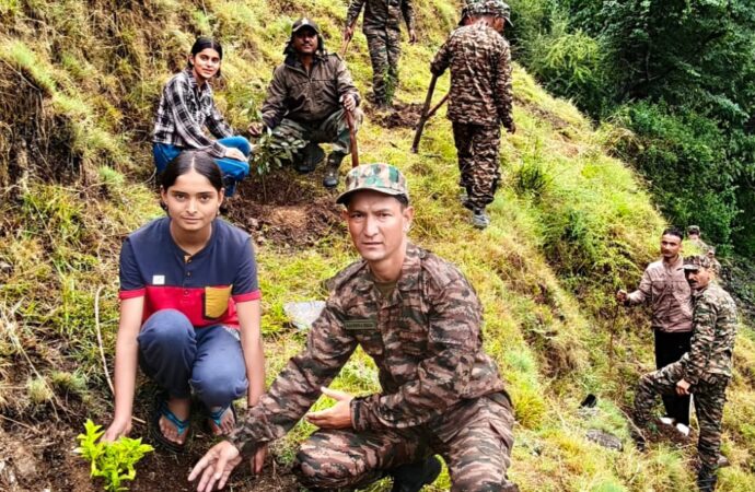 गढ़वाल ग्रीनर्स ने पर्यावरण सप्ताह में चलाया जनभागीदारी का अभियान, लगाए 5000 से अधिक पौधे