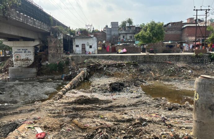 रिस्पना को बचाने की जंग: प्रदूषण की मार झेल रही देहरादून की पहचान, सीसीटीवी निगरानी की उठी मांग