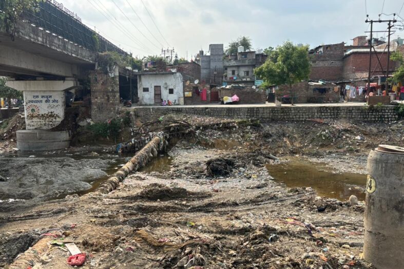 रिस्पना को बचाने की जंग: प्रदूषण की मार झेल रही देहरादून की पहचान, सीसीटीवी निगरानी की उठी मांग
