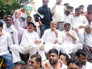 भूमि घोटालों और भू-माफियाओं के खिलाफ कांग्रेस का सचिवालय मार्च, सरकार पर लगाए गंभीर आरोप