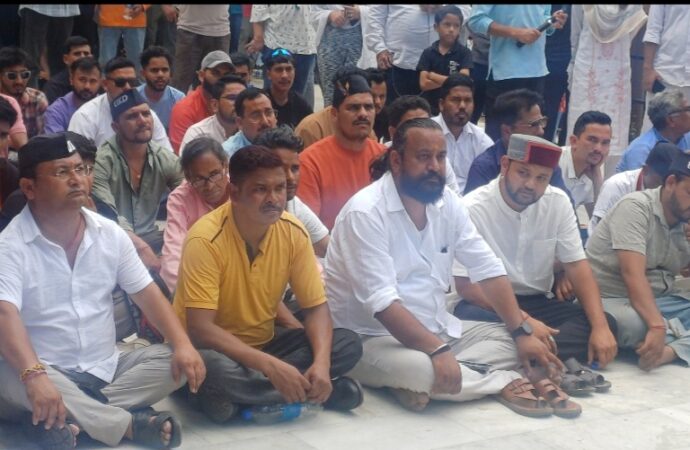 नगरासू प्रकरण में न्याय की मांग को लेकर रुद्रप्रयाग में जुटे क्षेत्रीय दल, सत्याग्रह का ऐलान
