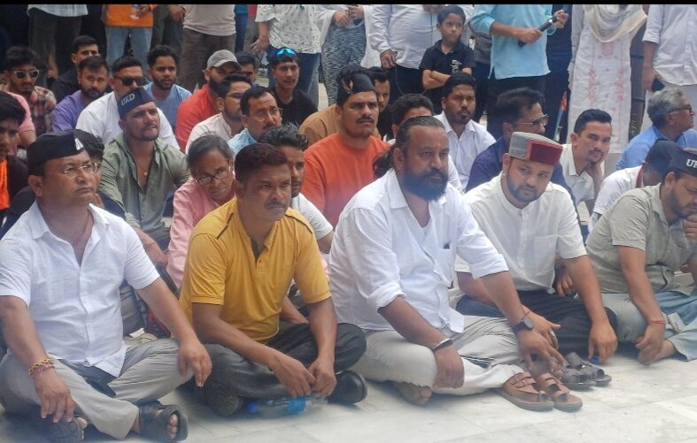 नगरासू प्रकरण में न्याय की मांग को लेकर रुद्रप्रयाग में जुटे क्षेत्रीय दल, सत्याग्रह का ऐलान