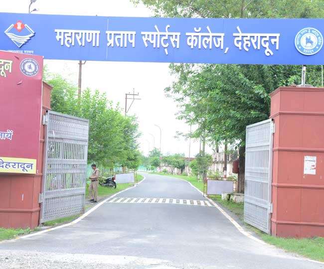 रैगिंग विवाद पर स्पोर्ट्स कॉलेज की बड़ी कार्रवाई: तीन सीनियर छात्र दो सप्ताह के लिए निलंबित, कोच और वार्डन से मांगी रिपोर्ट