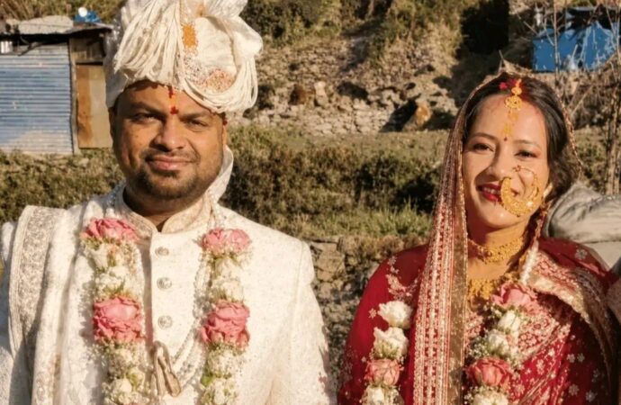 ‘छह महीने से सह रही हूं…’ वायरल वीडियो के बीच सरकारी शिक्षिका की संदिग्ध मौत, दहेज हत्या का मुकदमा दर्ज