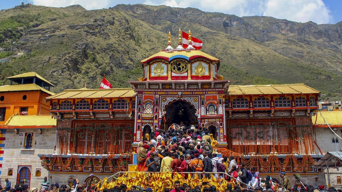बदरीनाथ धाम में चढ़ावे में हेराफेरी के आरोपों से मचा हड़कंप, बीकेटीसी ने गठित की चार सदस्यीय जांच समिति