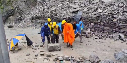 मॉक ड्रिल से पहले मुनकटिया में गिरी पहाड़ी, रेस्क्यू टीमों ने संभाला मोर्चा, आधे घंटे में खुला केदारनाथ यात्रा मार्ग