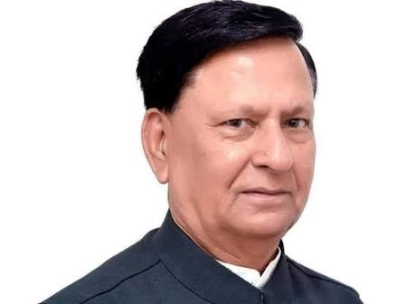 उत्तराखंड कांग्रेस के वरिष्ठ नेता हीरा सिंह बिष्ट का निधन, राजकीय सम्मान के साथ अंतिम संस्कार