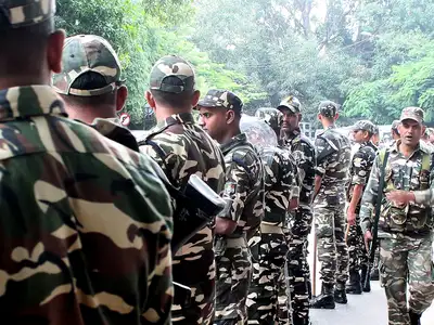 अल्मोड़ा में SSB की बड़ी कार्रवाई, 54.74 लाख की जाली करेंसी जब्त; मानव तस्करी के चंगुल से 52 पीड़ित मुक्त