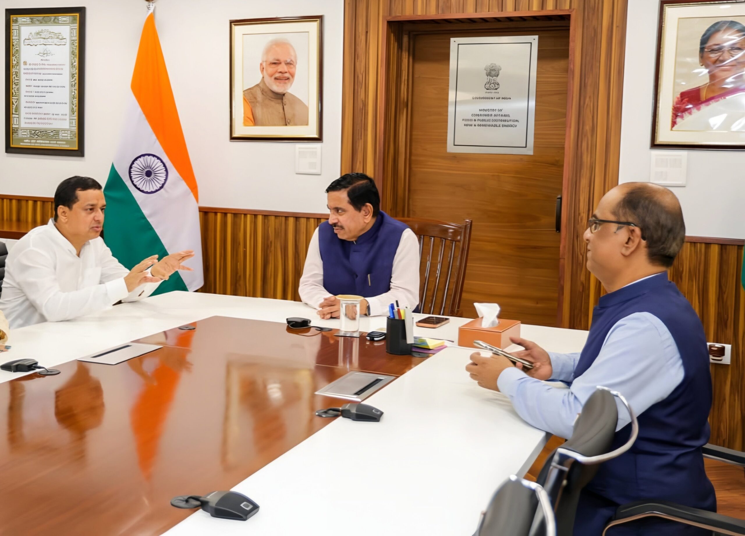 केंद्रीय शिक्षा मंत्री से मिले गढ़वाल सांसद, गैरसैंण, रामनगर, यमकेश्वर और देवप्रयाग में केंद्रीय विद्यालय खोलने की मांग