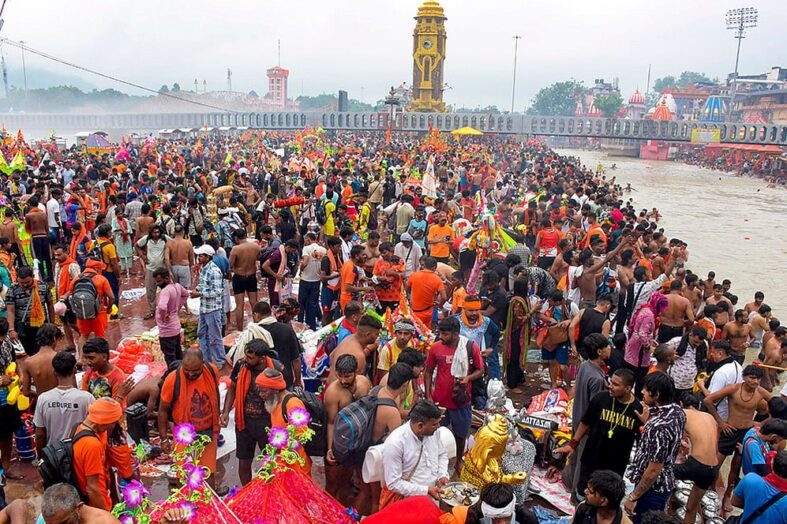 कांवड़ यात्रा 2026: हरिद्वार में उमड़ा आस्था का सैलाब, सावन शिवरात्रि पर भोलेनाथ के जलाभिषेक से पूरी हुई कांवड़ यात्रा