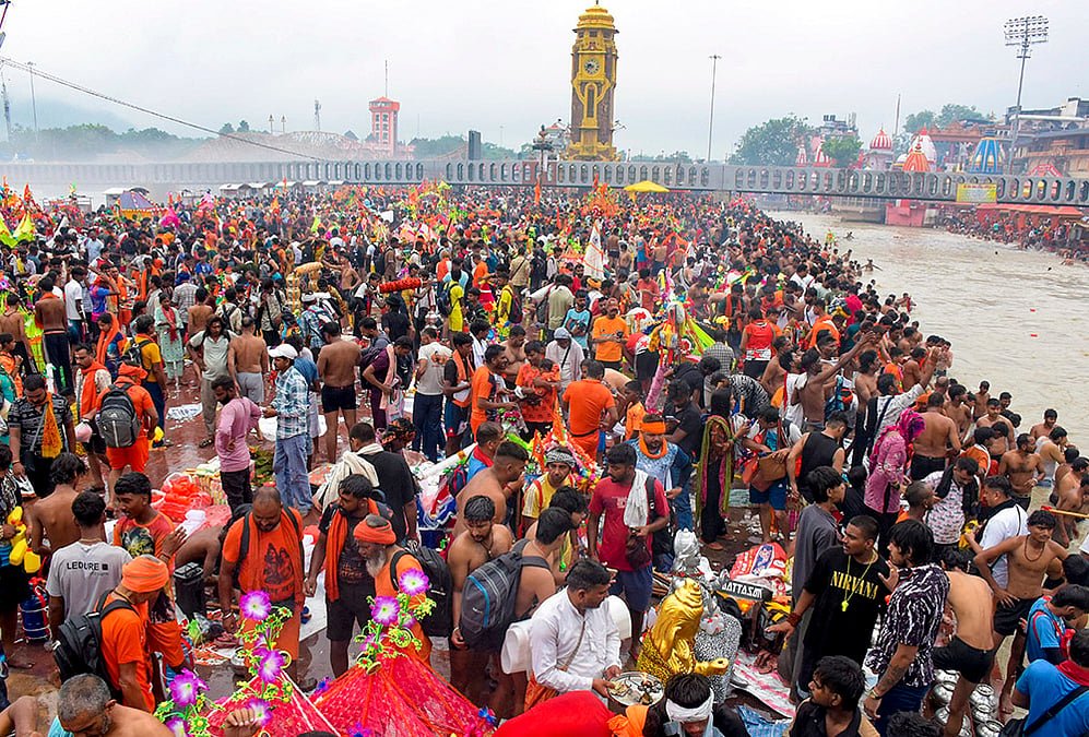 कांवड़ यात्रा 2026: हरिद्वार में उमड़ा आस्था का सैलाब, सावन शिवरात्रि पर भोलेनाथ के जलाभिषेक से पूरी हुई कांवड़ यात्रा