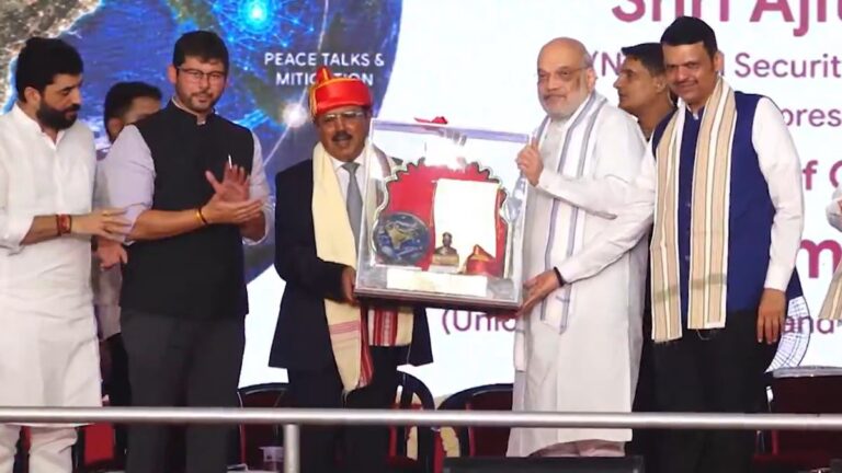 पगड़ी पहनाकर किया सम्मानित, अमित शाह के हाथों अजीत डोभाल को मिला लोकमान्य तिलक राष्ट्रीय पुरस्कार 2026