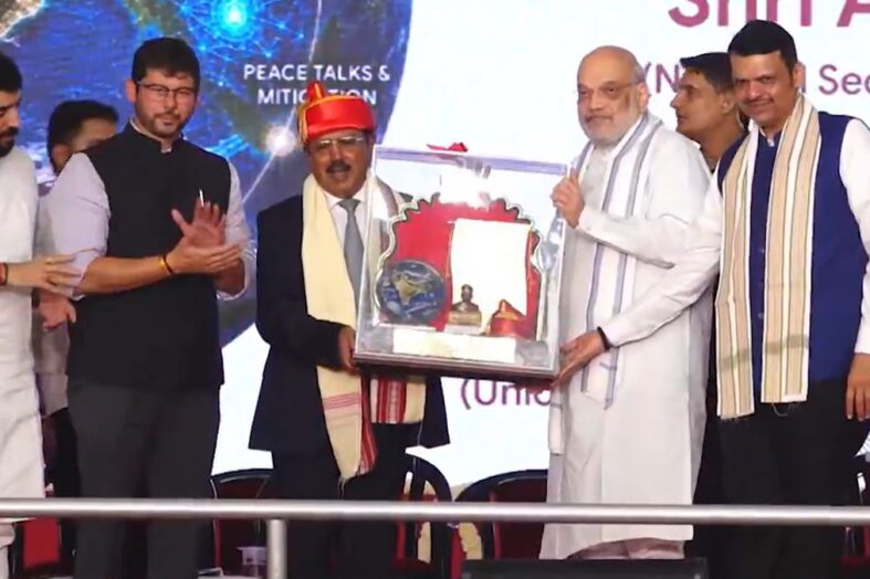 पगड़ी पहनाकर किया सम्मानित, अमित शाह के हाथों अजीत डोभाल को मिला लोकमान्य तिलक राष्ट्रीय पुरस्कार 2026
