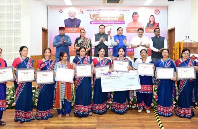 तीलू रौतेली पुरस्कार की सम्मान राशि बढ़ी, 13 महिलाओं को मिला राज्य स्तरीय सम्मान