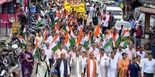 देशभक्ति के रंग में रंगा पौड़ी, तिरंगे के साथ गूंजे भारत माता की जय के जयकारे