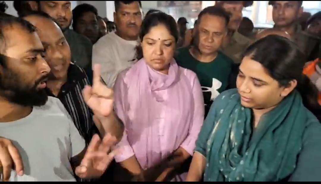ऋषिकेश में करंट की चपेट में आई मां-बेटी की मौत, ग्रामीणों ने लगाया लापरवाही का आरोप