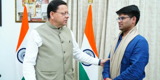 फ्लाइंग कार बनाने वाले रवि टमटा से मिले सीएम धामी, स्टार्टअप को सरकारी मदद के निर्देश